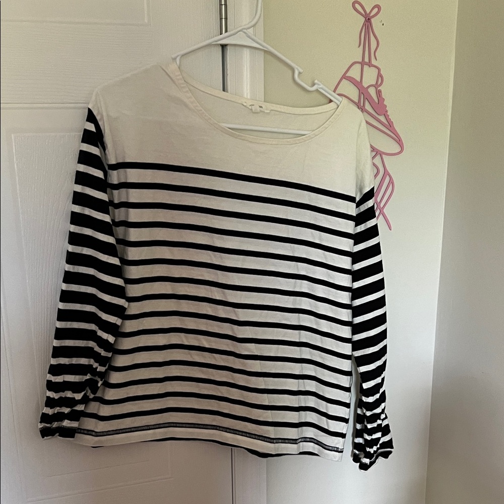 Maurices Black and White 3/4 Sleeve Boxy T-Shirt